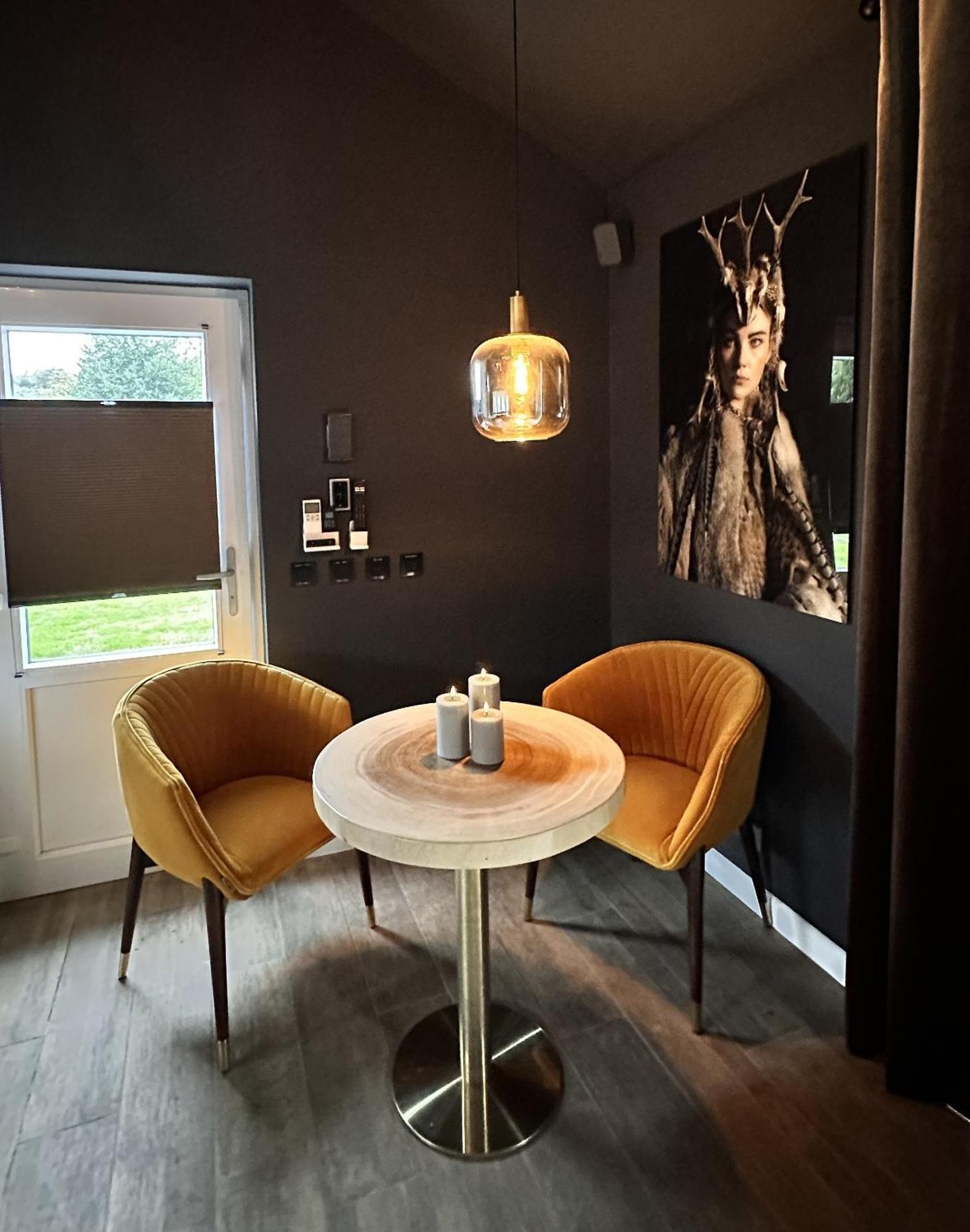 Wellness Tuin - Ultieme Partner Beleving - St Hubertus Suite Met Jacuzzi ,Openhaard, Prive Hottub En Prive Sauna In Jachthut Stijl Horst Dış mekan fotoğraf
