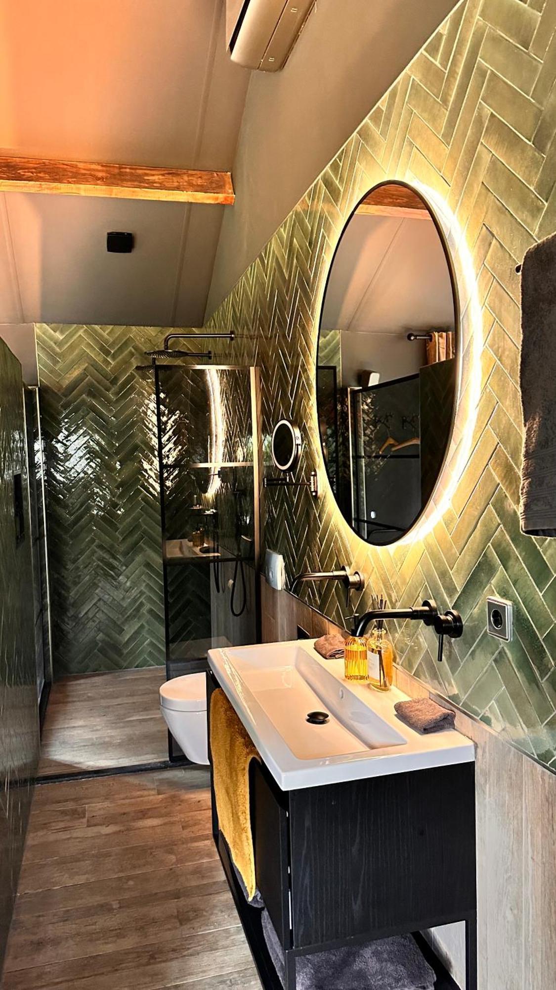Wellness Tuin - Ultieme Partner Beleving - St Hubertus Suite Met Jacuzzi ,Openhaard, Prive Hottub En Prive Sauna In Jachthut Stijl Horst Dış mekan fotoğraf